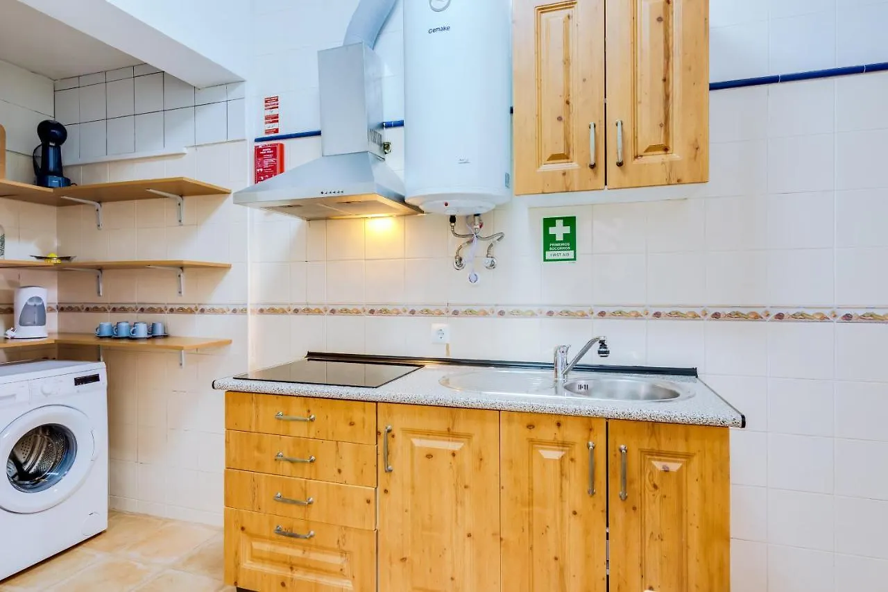 Trem - Located In Old City - Faro Portugal